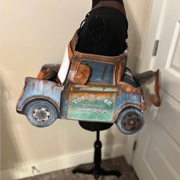 TOW MATER Costume - Picture 4 of 11